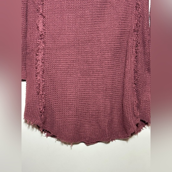 Altar’d State Waffle Knit Cold Shoulder Raw Hem Pullover Sweater Size Large - Picture 2 of 7